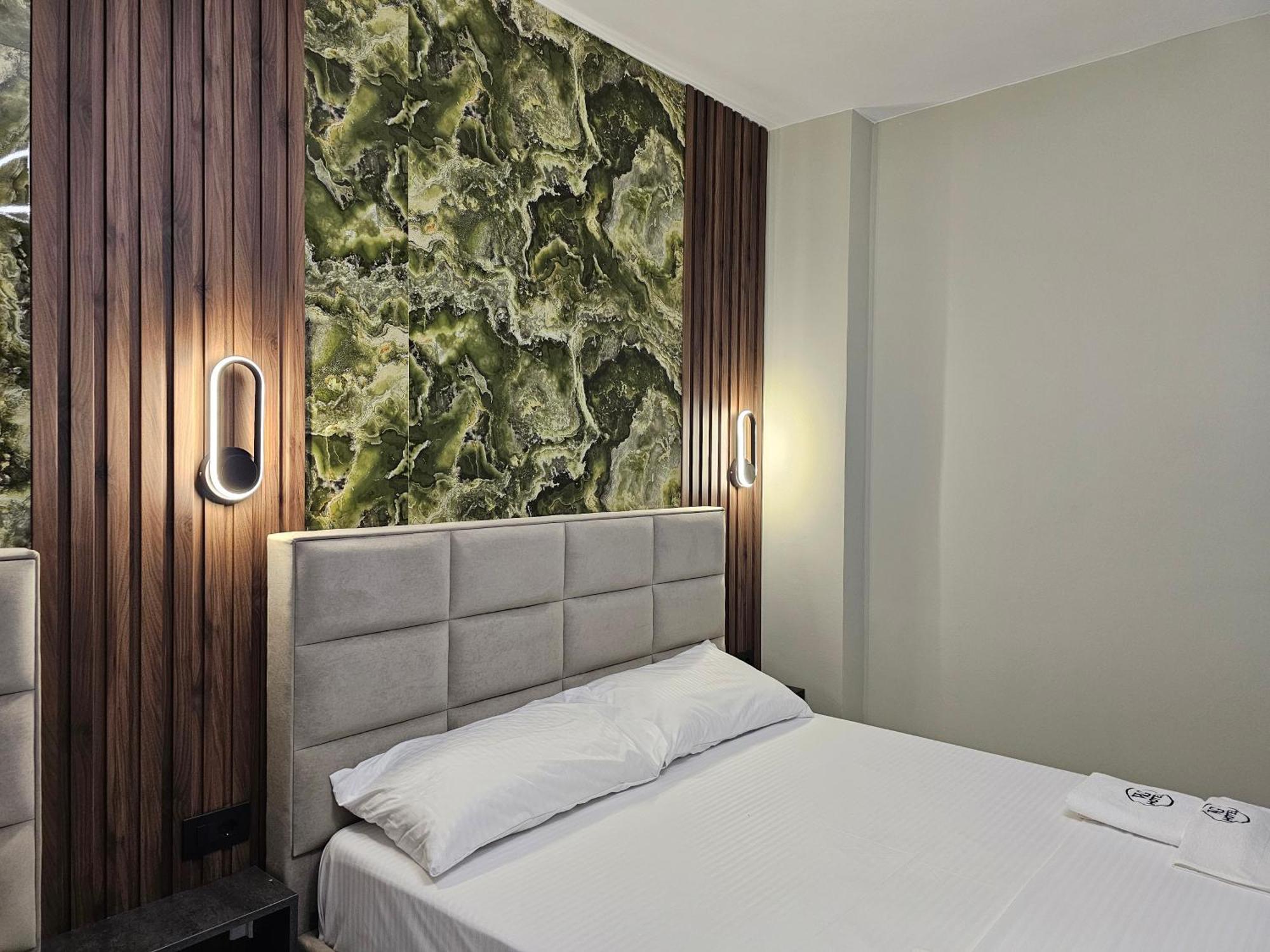 Wg Hotel Ksamil Bagian luar foto