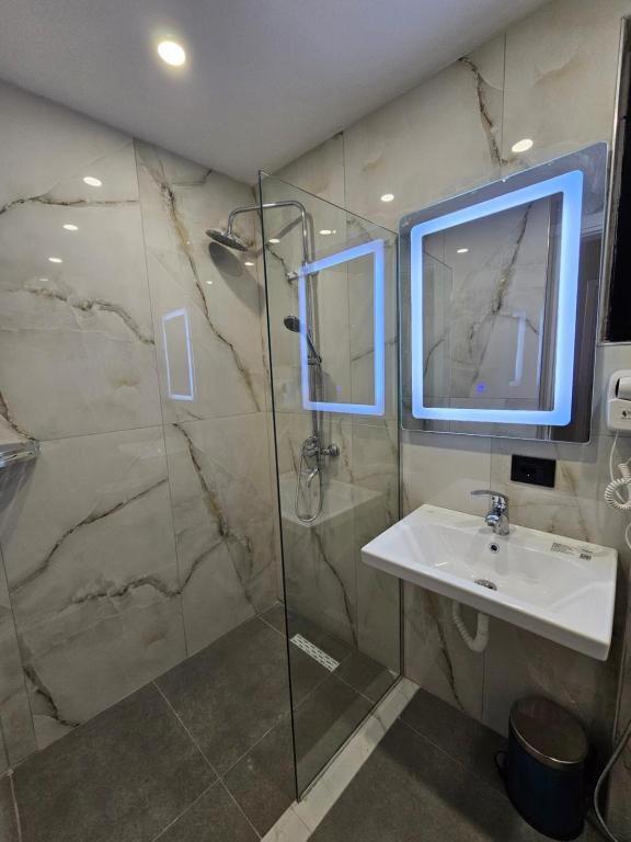 Wg Hotel Ksamil Bagian luar foto